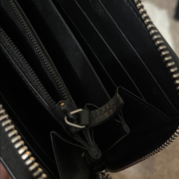 Authentic Gucci Wallet - Picture 8 of 8